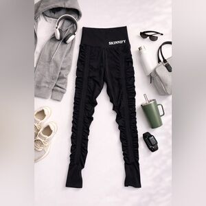 SKINNIFY Black High-Waist Leggings 8 total resistant bands Sz Small